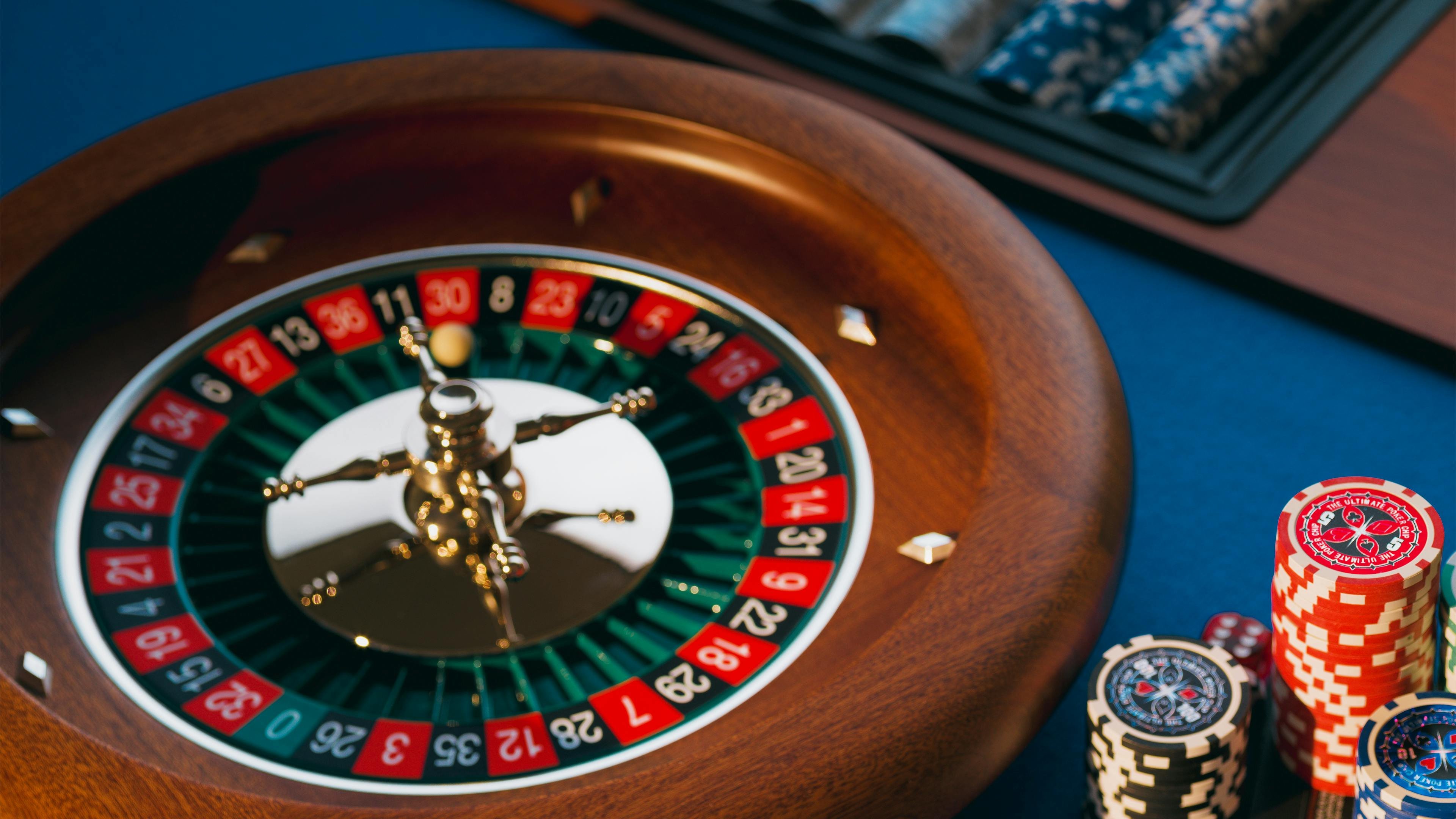 গোপনীয়তা নীতি পড়ছেন এমন casinoapp ব্যবহারকারী